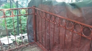 Закрываем соседние могилы